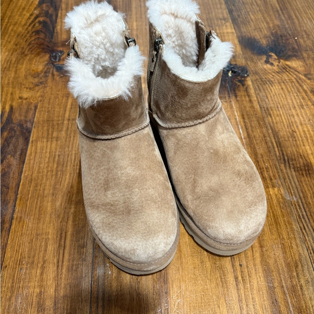 UGG Tan Boots with Cream Fur Lining